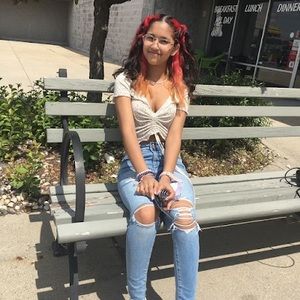 Meet your Posher, Laura